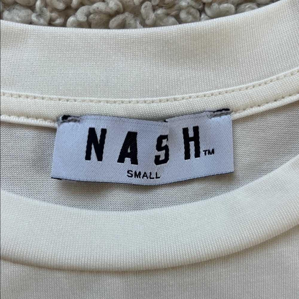 NASH Lips Tee Size Small - Picture 2 of 9